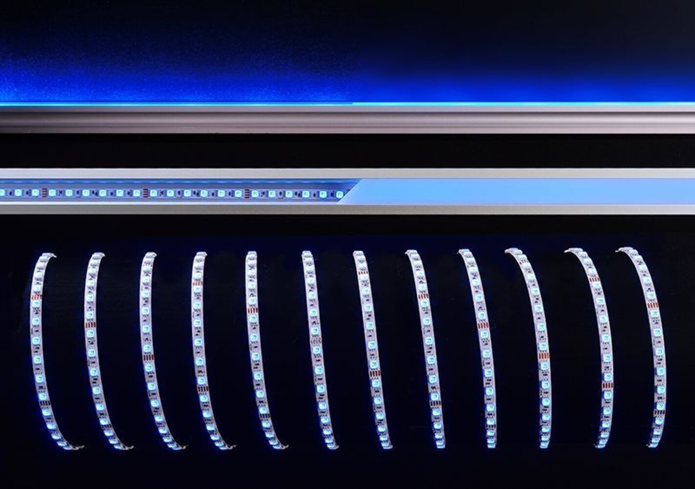 Flexibler, leuchtender Deko-Light LED Streifen in atemberaubendem RGB Farbschimmer