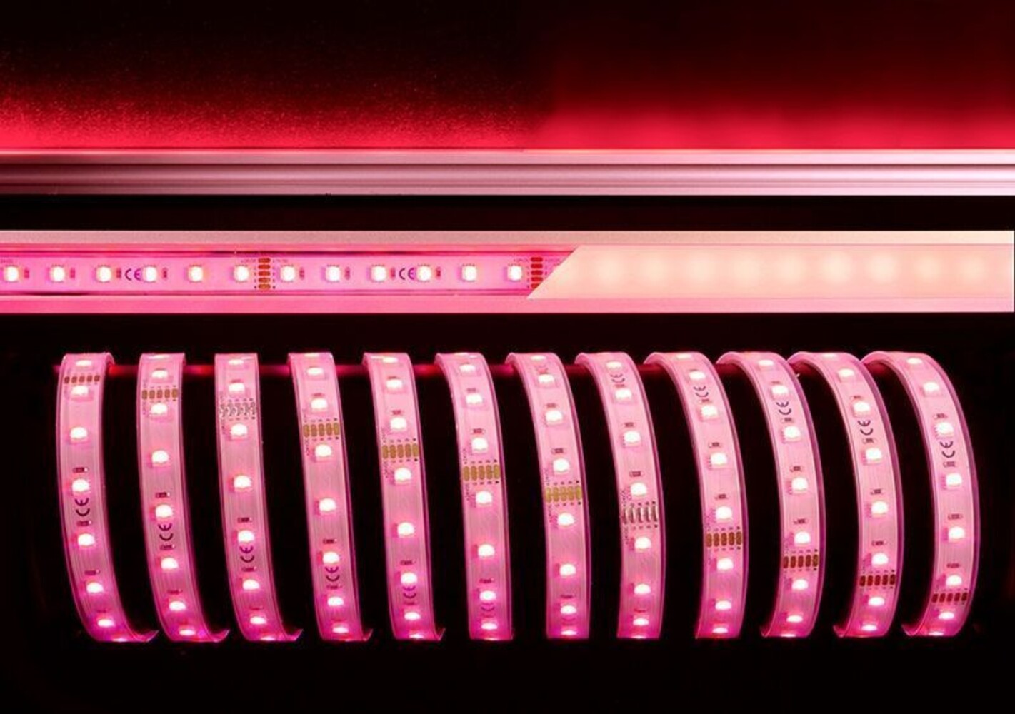 Flexibler und heller LED Streifen von Deko-Light in einer atemberaubenden Farbtemperatur von 6200K