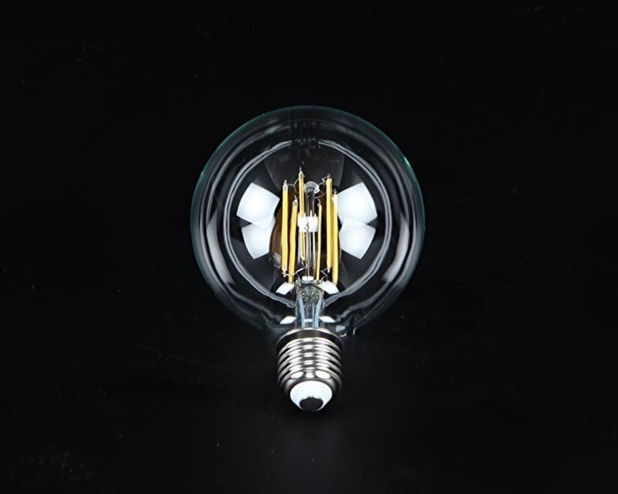 Rustikales Filament-Leuchtmittel von der Marke Deko-Light, ideal für ein warmes und einladendes Ambiente