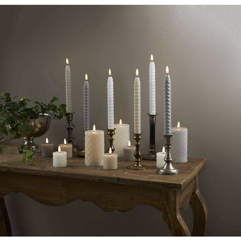 Weiße LED Kerzen mit Spiraloptik von Star Trading
