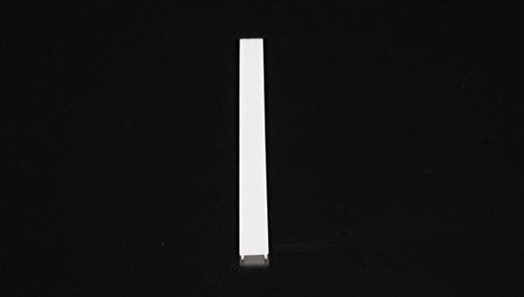 Exklusive Abdeckung der Marke Deko-Light mit einer Länge von 3000 mm, einer Breite von 16.5 mm und einer Höhe von 4.4 mm als Zubehör