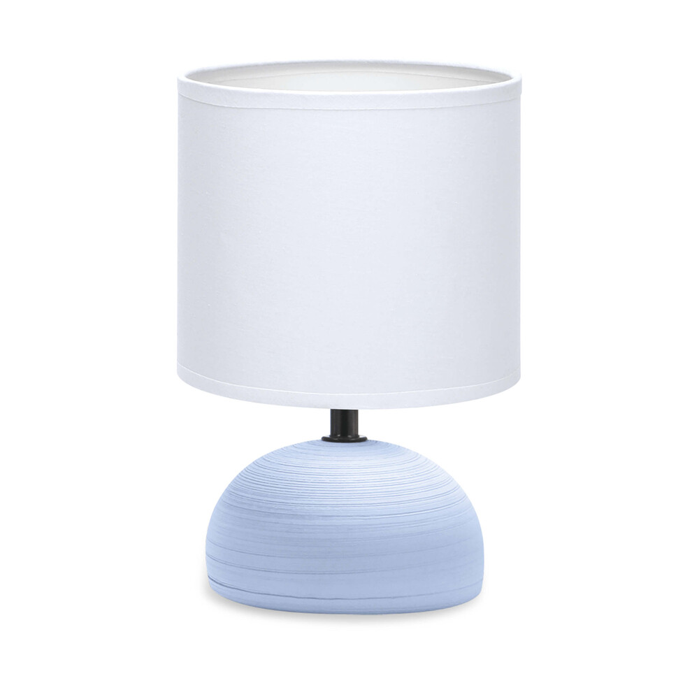 Weiße, runde Tischleuchte aus Keramik mit hellblauem Stoffschirm von LED Universum