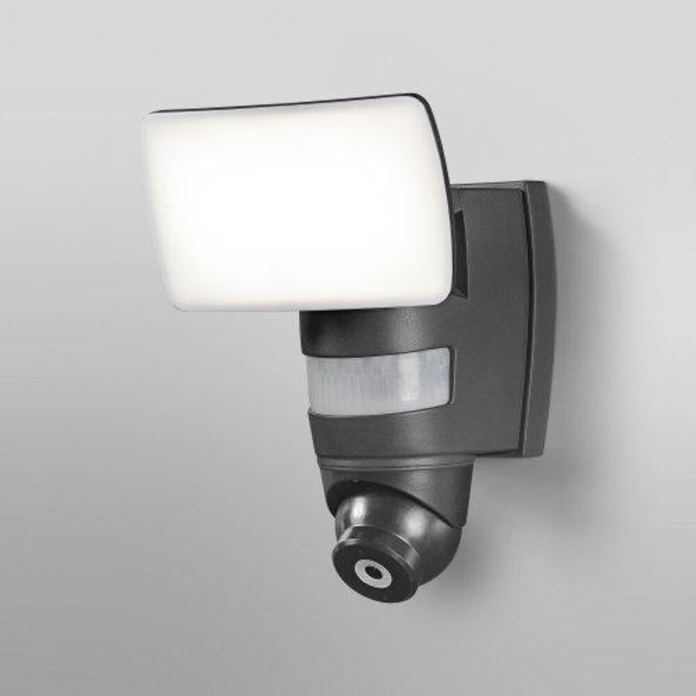Hochwertige Außenwandleuchte von LEDVANCE mit intelligenter Flood Camera und hellem 3000 K Licht