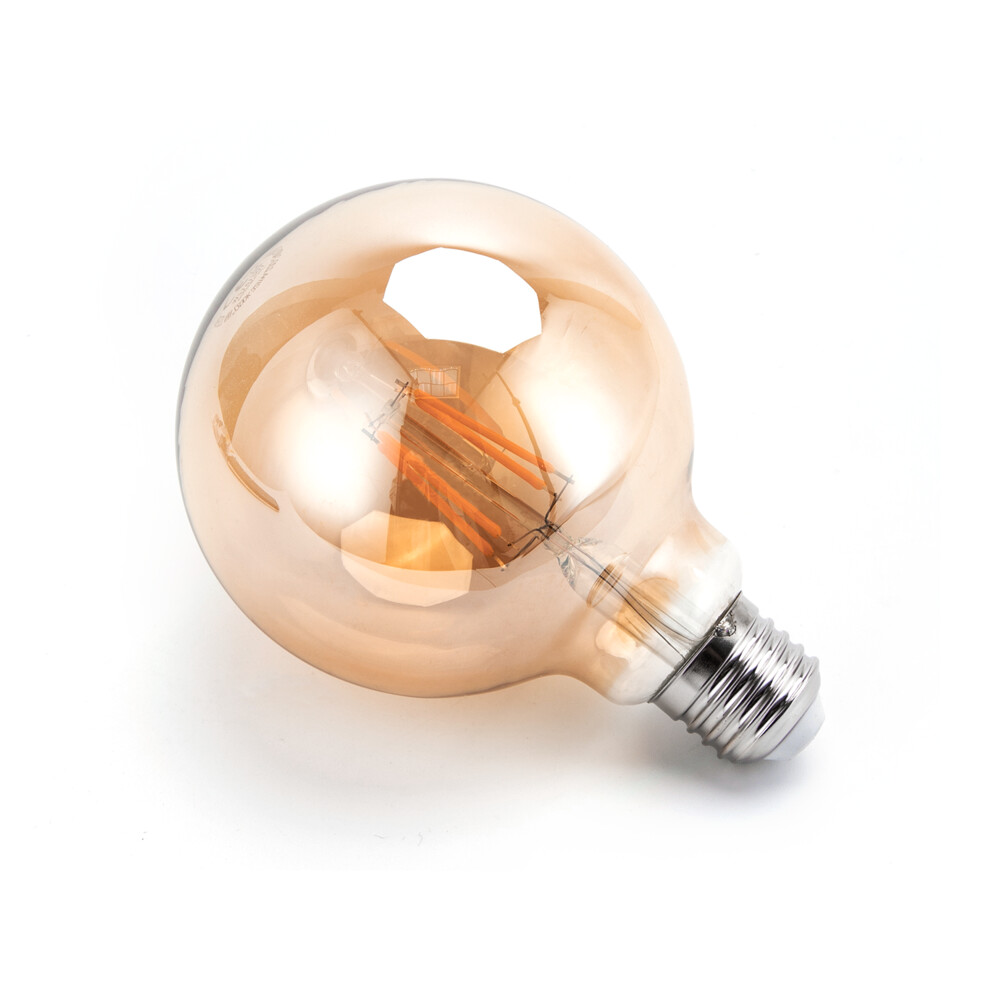 Ein wunderschönes, filigranes Leuchtmittel in warmem Amber-Licht für den G95 Sockel E27 von LED Universum - mit einer Leistung von 4W und einer Helligkeit von 380lm