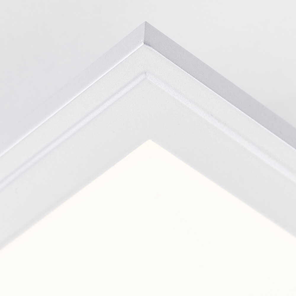 Herrliche silberne LED-Panels der Marke Brilliant, perfekt für den Deckenaufbau