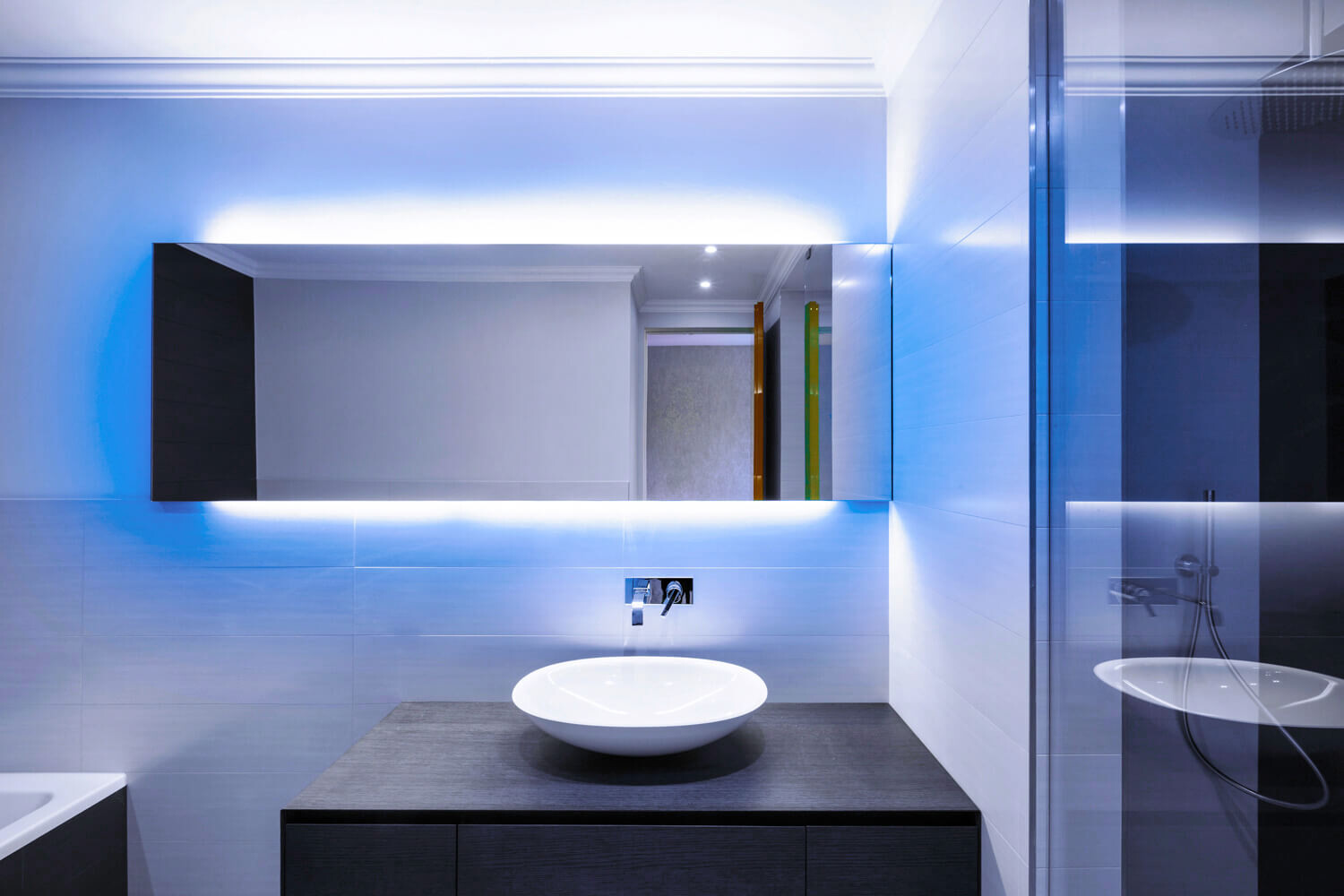 Blauer, hochwertiger LED Streifen von LED Universum im Smart Home Set