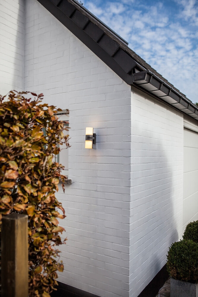 Eine stilvolle ECO-LIGHT Außenwandleuchte in LED Technologie, die jede Wand bereichert