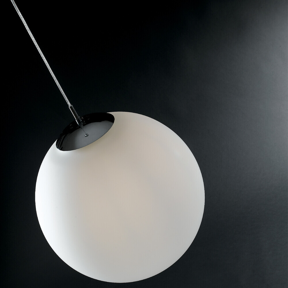 Stilvolle ECO-LIGHT Pendelleuchte mit modernem Design in strahlendem weiß.