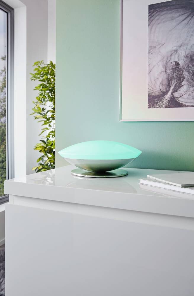 Stilvolle weiße Tischleuchte von EGLO mit einstellbarer Farbtemperatur