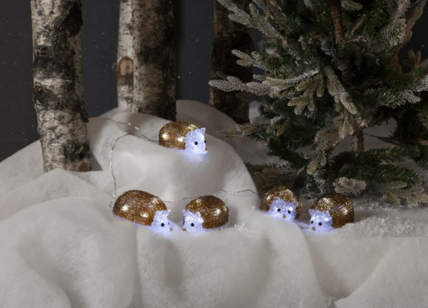 Elegante LED Acrylfigur Crystalo Leuchtfiguren von Star Trading in bemerkenswertem Braun und Weiß