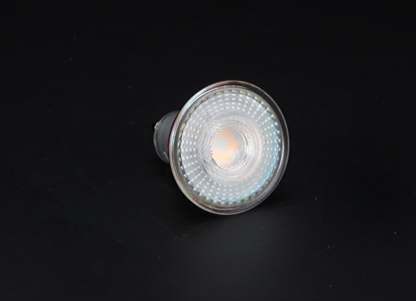 Hochwertiges Philips Leuchtmittel MASTER VALUE LEDspot in modernem Design von LED Universum