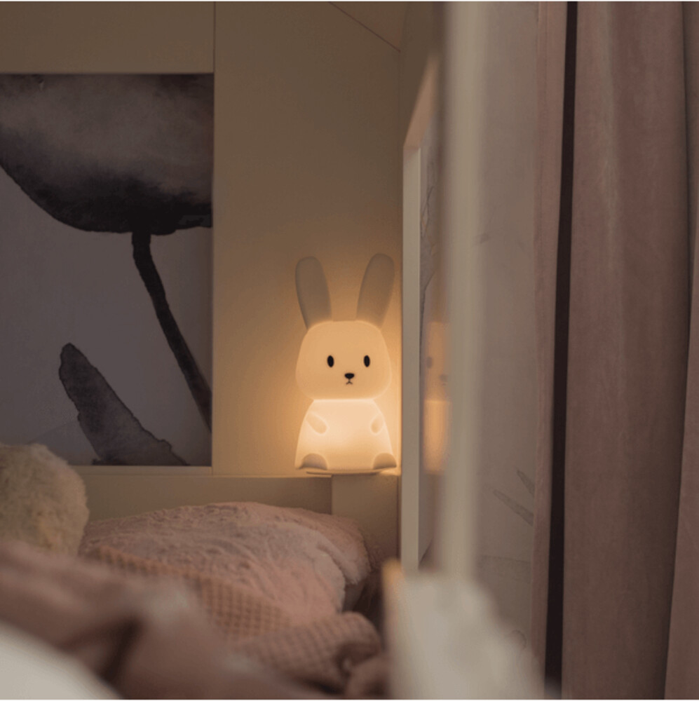 Süßes, weißes LED-Nachtlicht in Form eines Hasen, mit 7 verstellbaren Farben, haptisch ansprechend durch Silikonoberfläche, von Star Trading