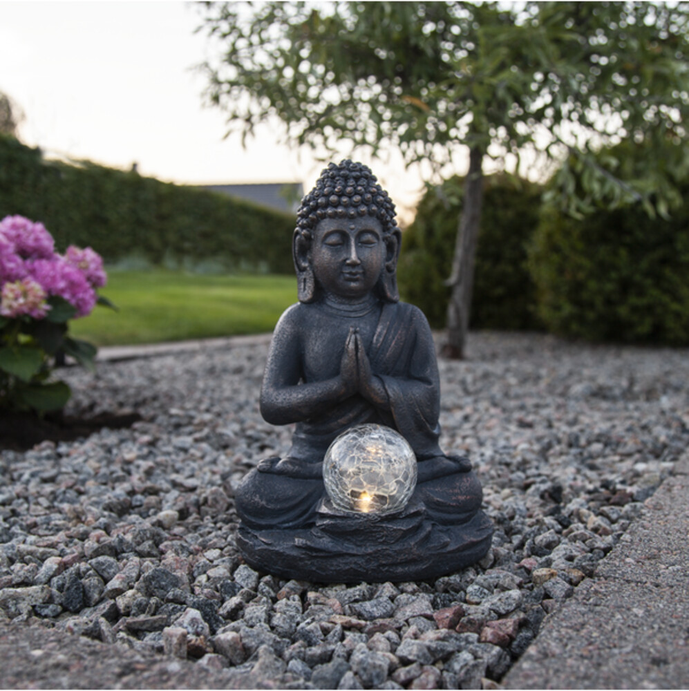 Bild eines grauen Buddhas Solarleuchte mit warmweißer LED und Glaskugel von Star Trading