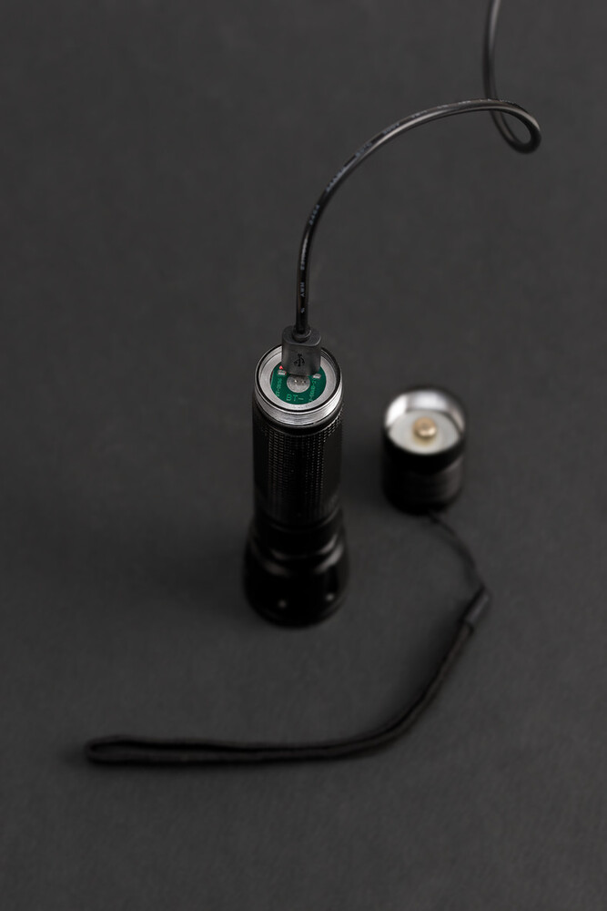 Hochwertige LuxPremium Akku Fokus LED Taschenlampe TL 300 AF IP44 CREE LED 350lm von Brennenstuhl