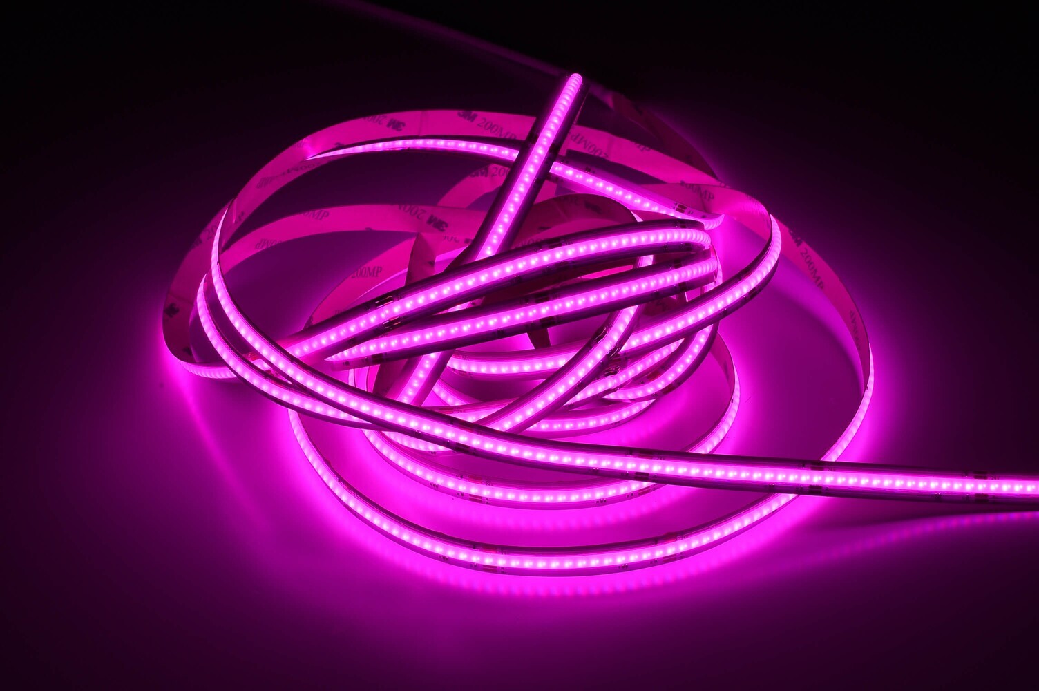 Farbenreicher, flexibler LED-Streifen von Deko-Light