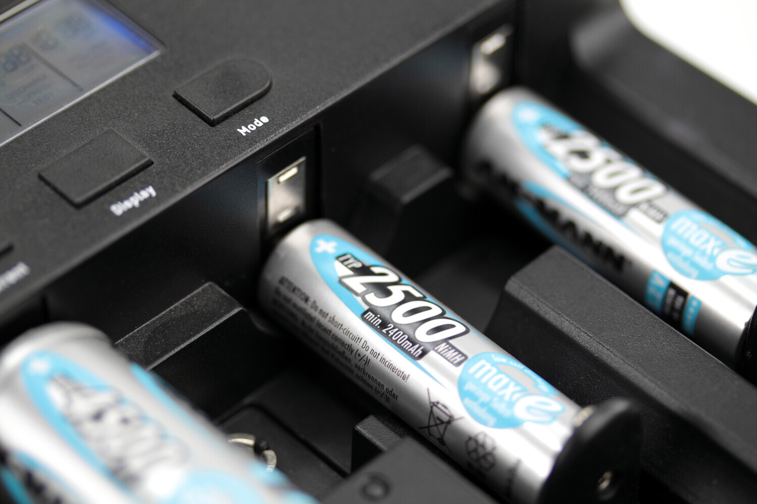 Zuverlässige AA Batterien von Ansmann, voll geladen und energieeffizient