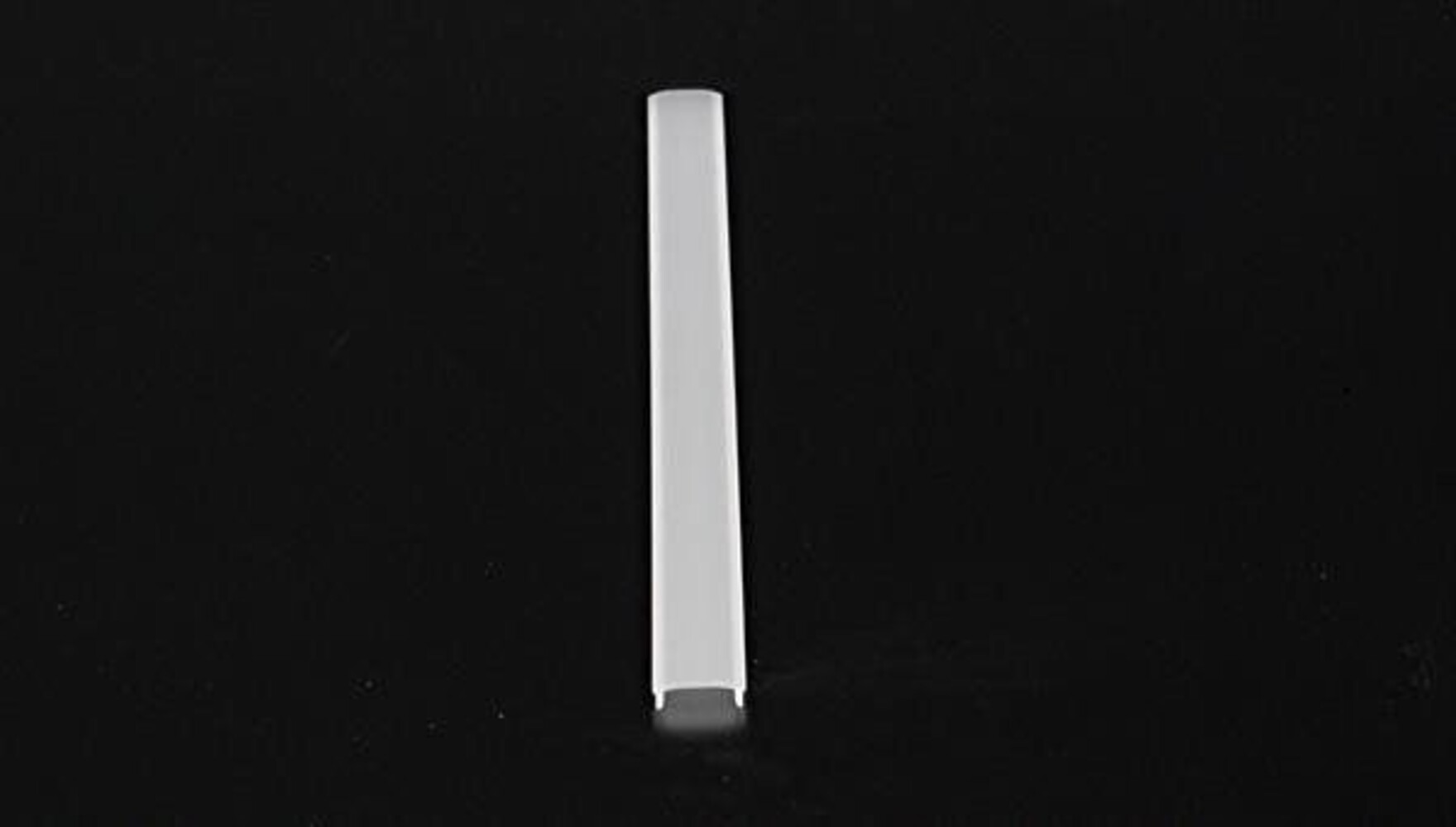Elegante und schlanke Deko-Light Abdeckung in den Maßen 1000 mm x 19.5 mm x 6 mm