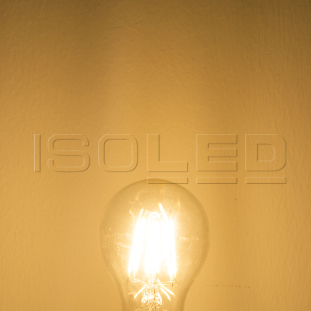 Glühendes, warmweißes LED-Leuchtmittel der Marke Isoled