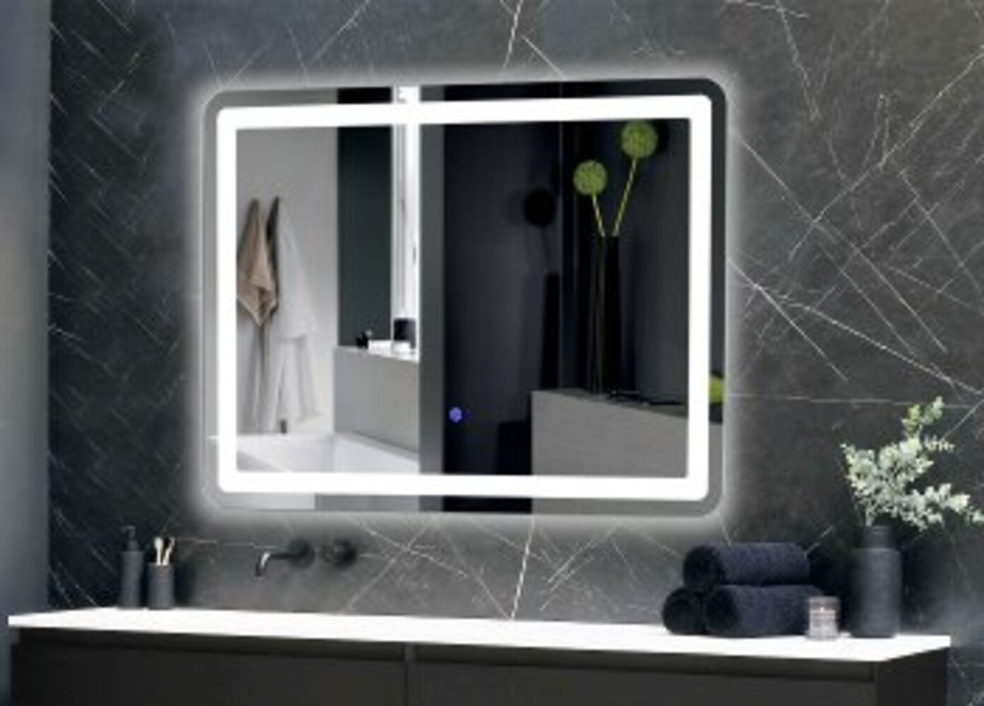 Eleganter und funktionaler LED-Spiegel mit Touchschalter von Marke ChiliTec
