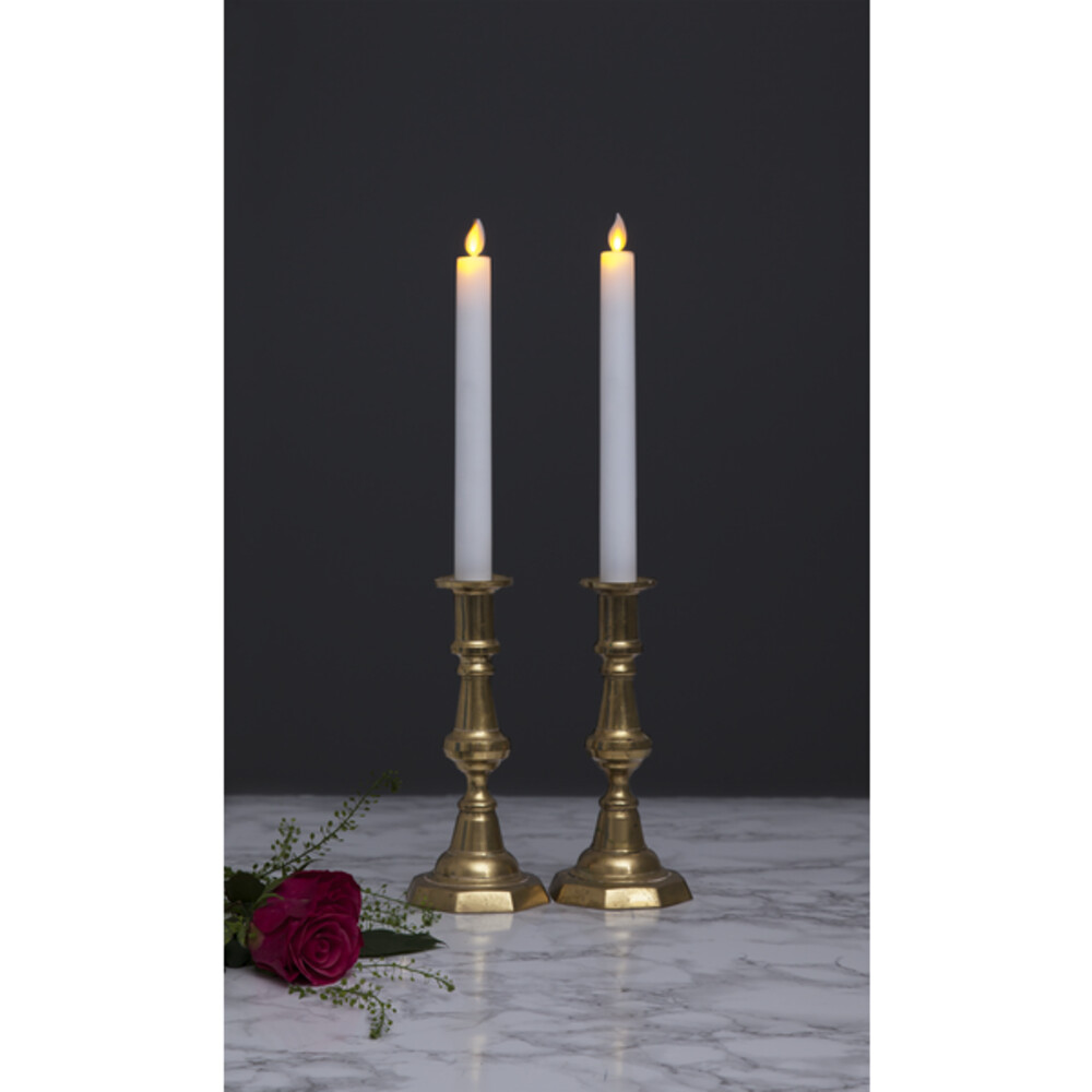 Elegante, langanhaltende LED Kerzen von Star Trading mit beweglicher Flamme
