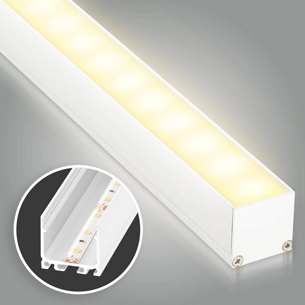 Hochwertige LED-Leiste Comfort mit 60 warmweiß leuchtenden LEDs pro Meter in strahlendem Weiß von LED Universum