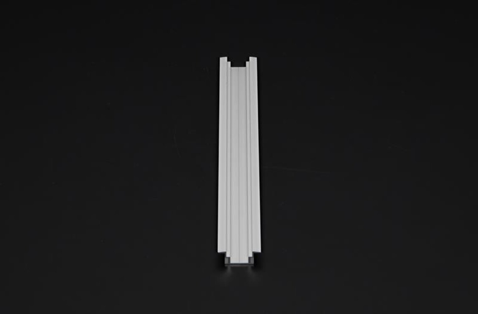 Elegantes silber matt eloxiertes LED Profil für bis zu 12,3mm LED Stripes von Deko-Light