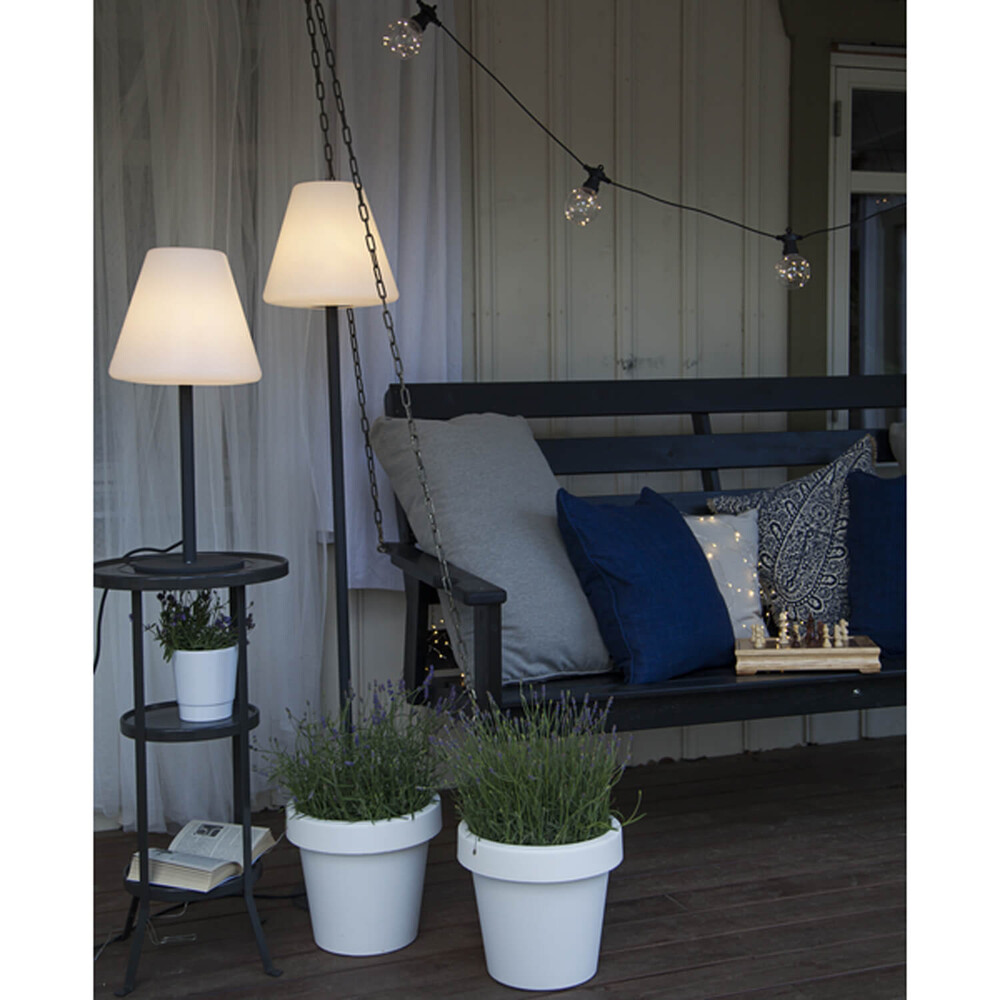 Weiß-graue LED Gartenlampe Kreta von Star Trading mit IP65 Schutzklasse und einer Zuleitung von 3m