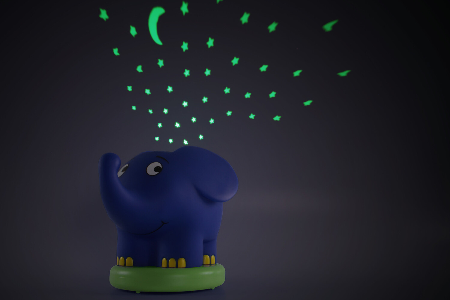 Hübsches Nachtlicht in Form eines Elefanten hergestellt von Ansmann