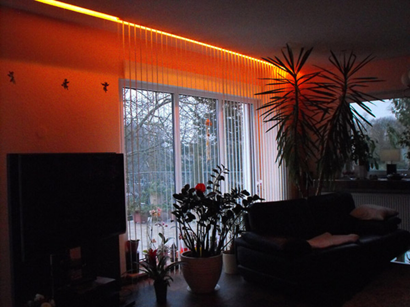 Moderne RGB LED Streifen von LED Universum für ein stimmungsvolles Zuhause