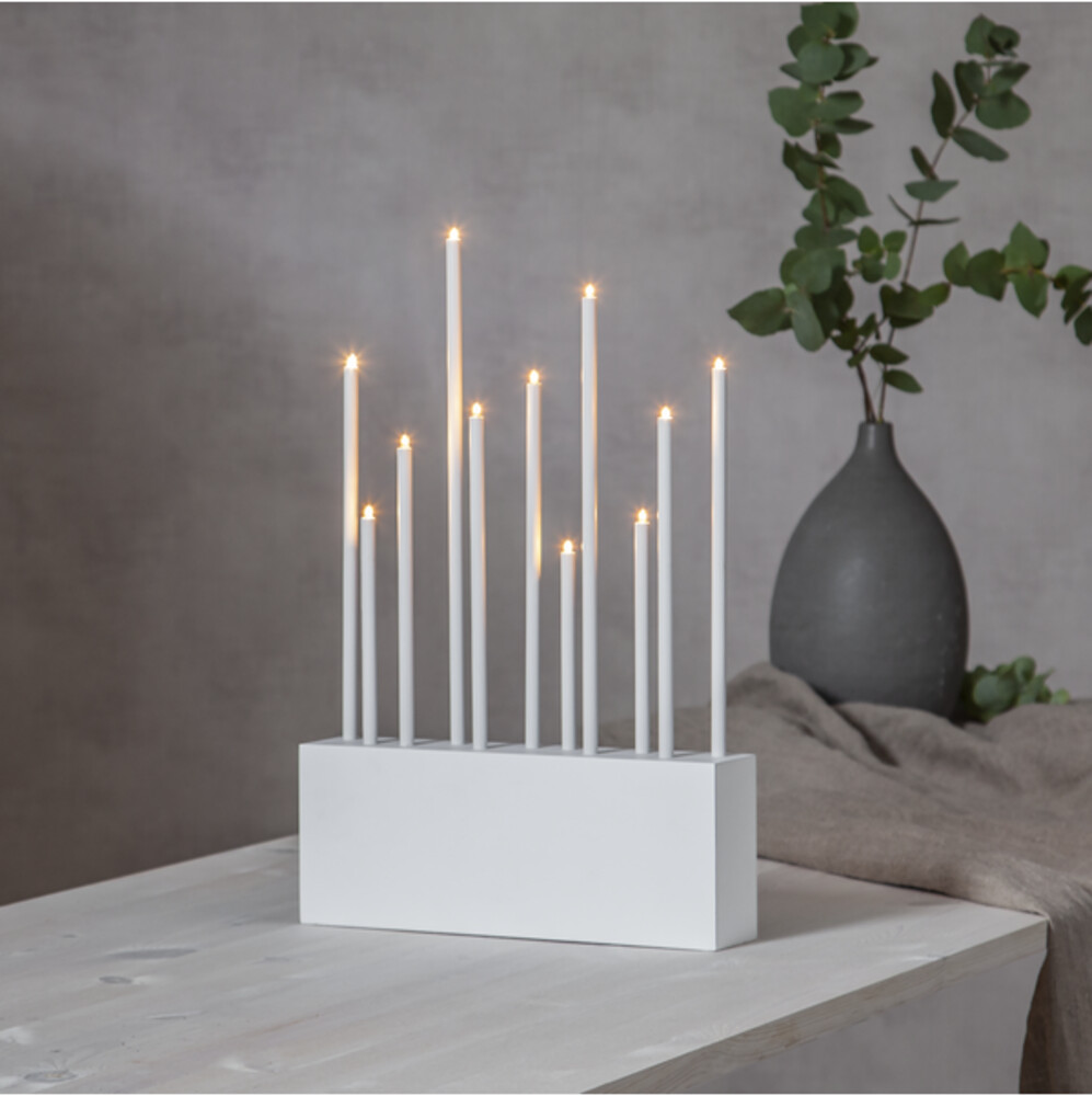 Elegant weißer Leuchter aus Holz von Star Trading mit warmweißer LED Beleuchtung