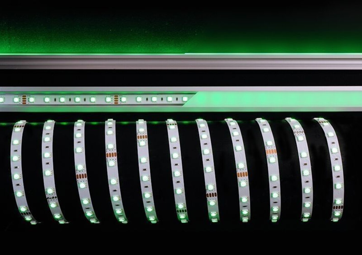 Hochwertiger und flexibler LED Streifen von der Marke Deko-Light in lebendigem RGB