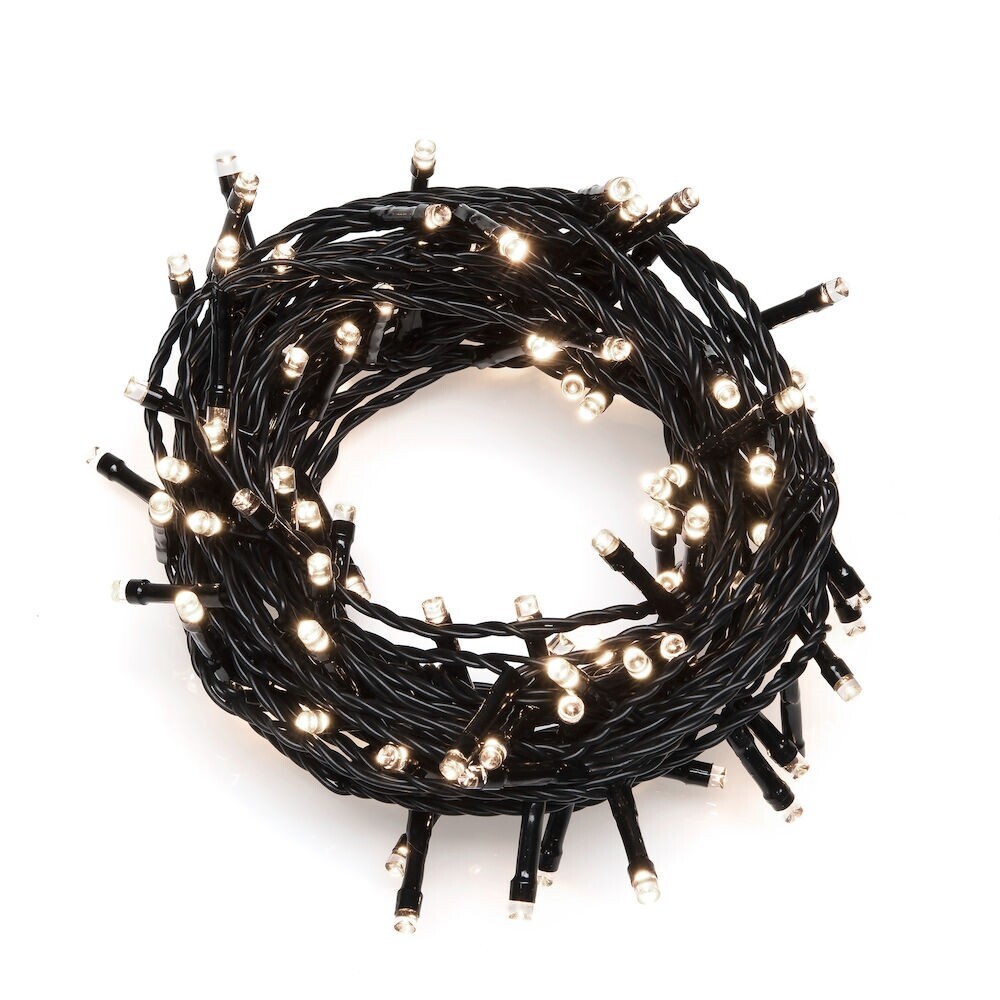 Warmweiße Mikro-LED-Lichterkette von Konstsmide für den Außenbereich mit schwarzem Kabel