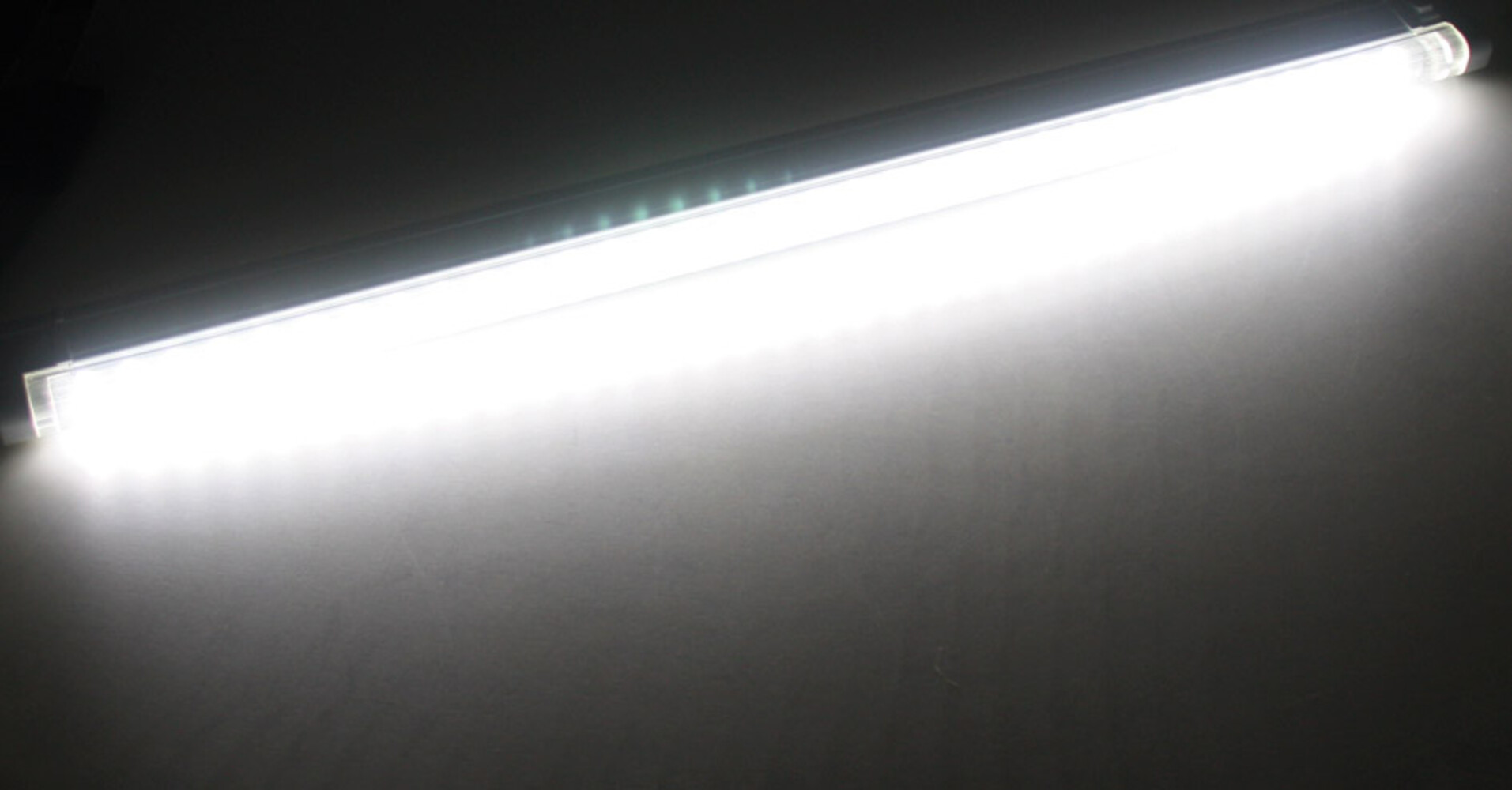 Helle LED Unterbauleuchte von ChiliTec mit beeindruckender Leuchtkraft