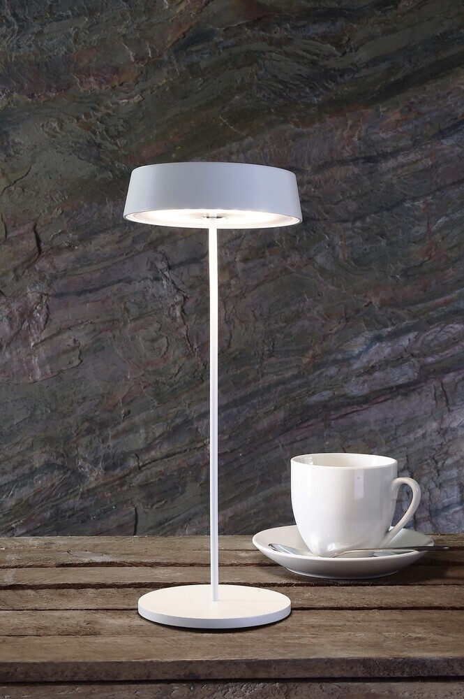 Stilvolle Tischleuchte von Deko-Light mit elegantem Standfuß und weißem Kopf