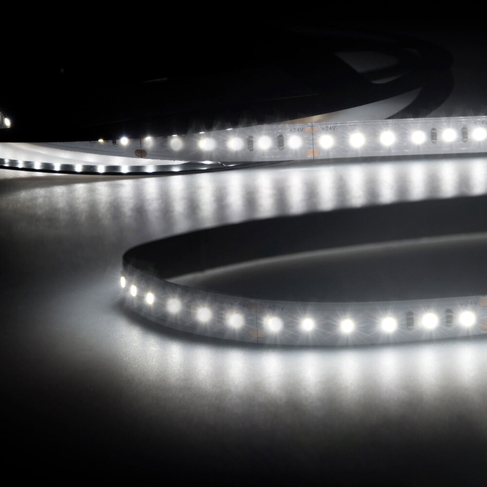 Hochwertiger LED-Streifen von Isoled mit neutralweißer Beleuchtung und 120 LED pro Meter