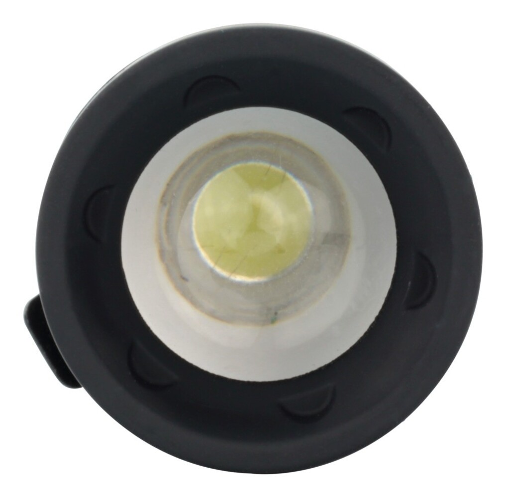 Hochwertige fokussierbare LED Taschenlampe von HyCell für vielseitigen Einsatz
