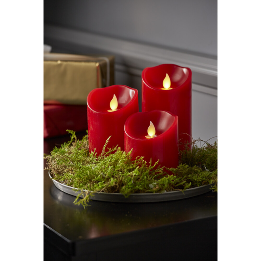 Herrlich leuchtende LED Kerze in strahlendem Rot von Star Trading