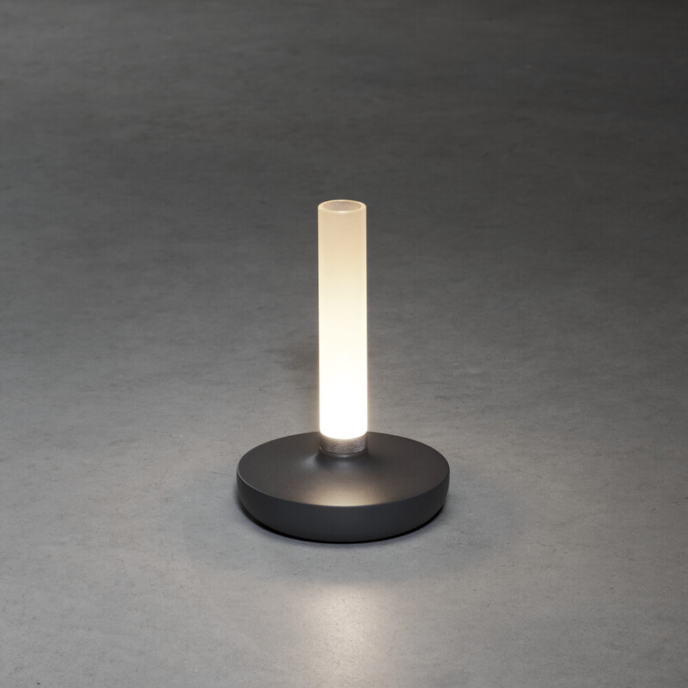 Stilvolle dunkelgraue USB Tischvase von Konstsmide, die das Zuhause gemütlich beleuchtet