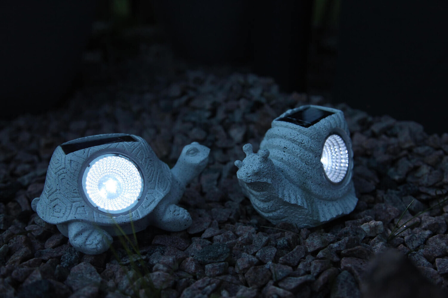 Schmückende LED-Leuchtfigur in Form einer Schnecke, liebevoll gestaltet und hergestellt von Star Trading