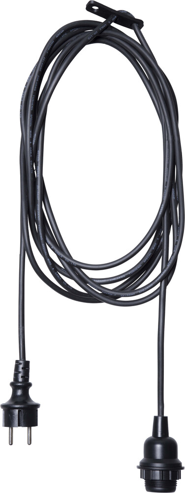 Schwarze, robuste Lampenfassung von Star Trading für den Außenbereich mit Aufhängung und 5 Meter langem Kabel