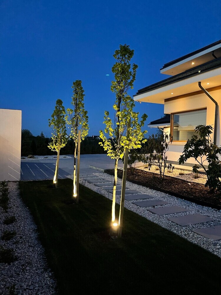 Helle LEDVANCE Außenwandleuchte in Multicolor zur dekorativen Gartenbeleuchtung