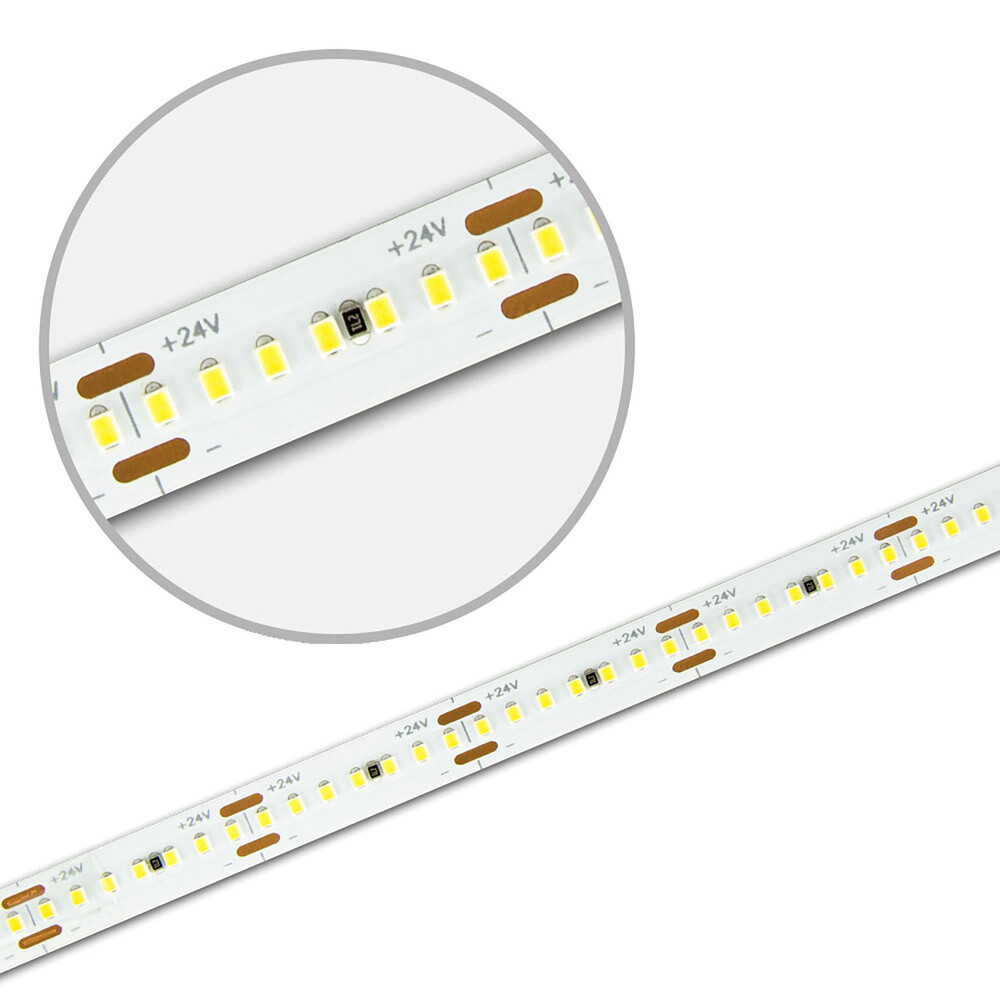 Hochwertiger LED Streifen von Isoled, sorgfältig integriert in einer warmweißen 20m Rolle