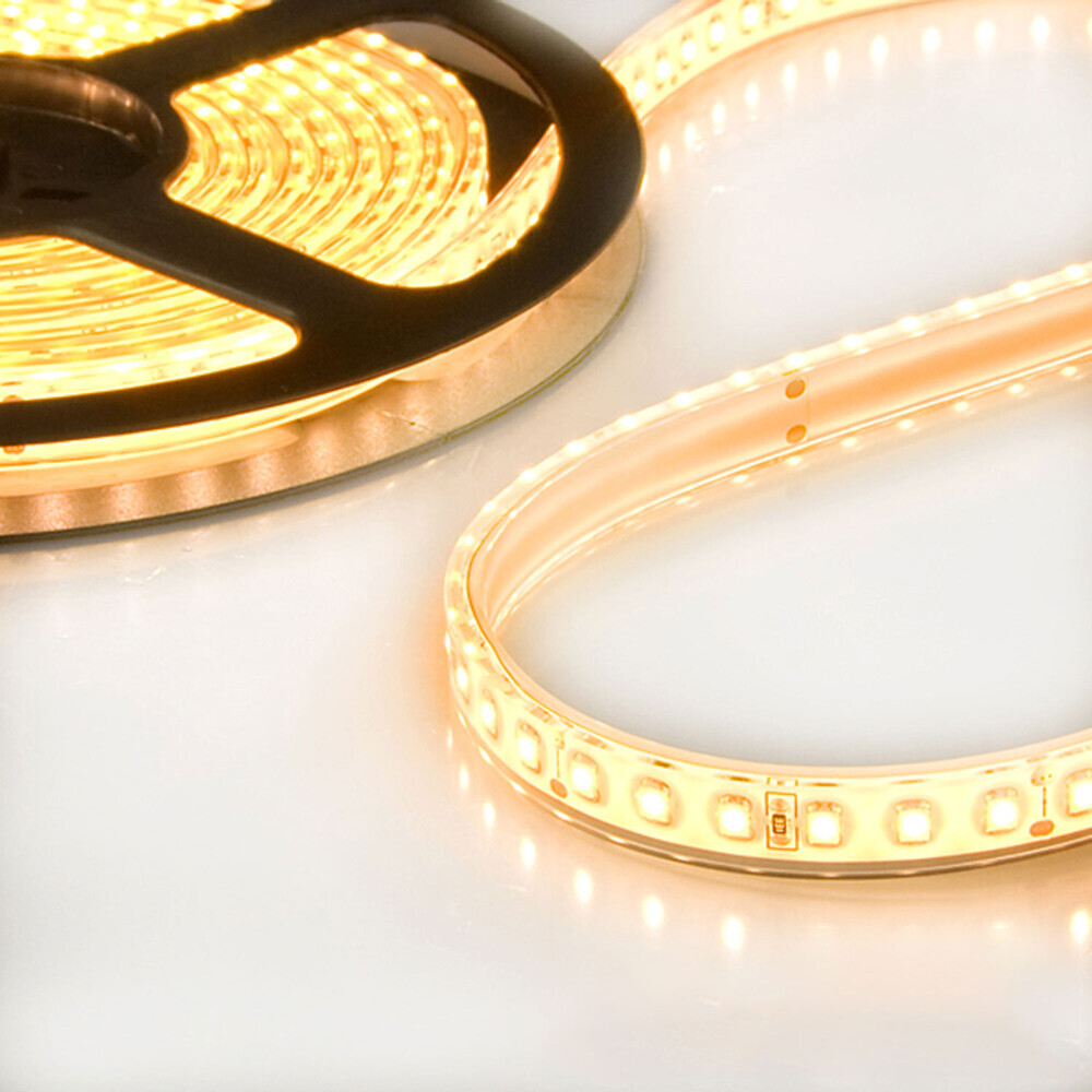Hochwertiger LED-Streifen von Isoled mit warmweißer Beleuchtung