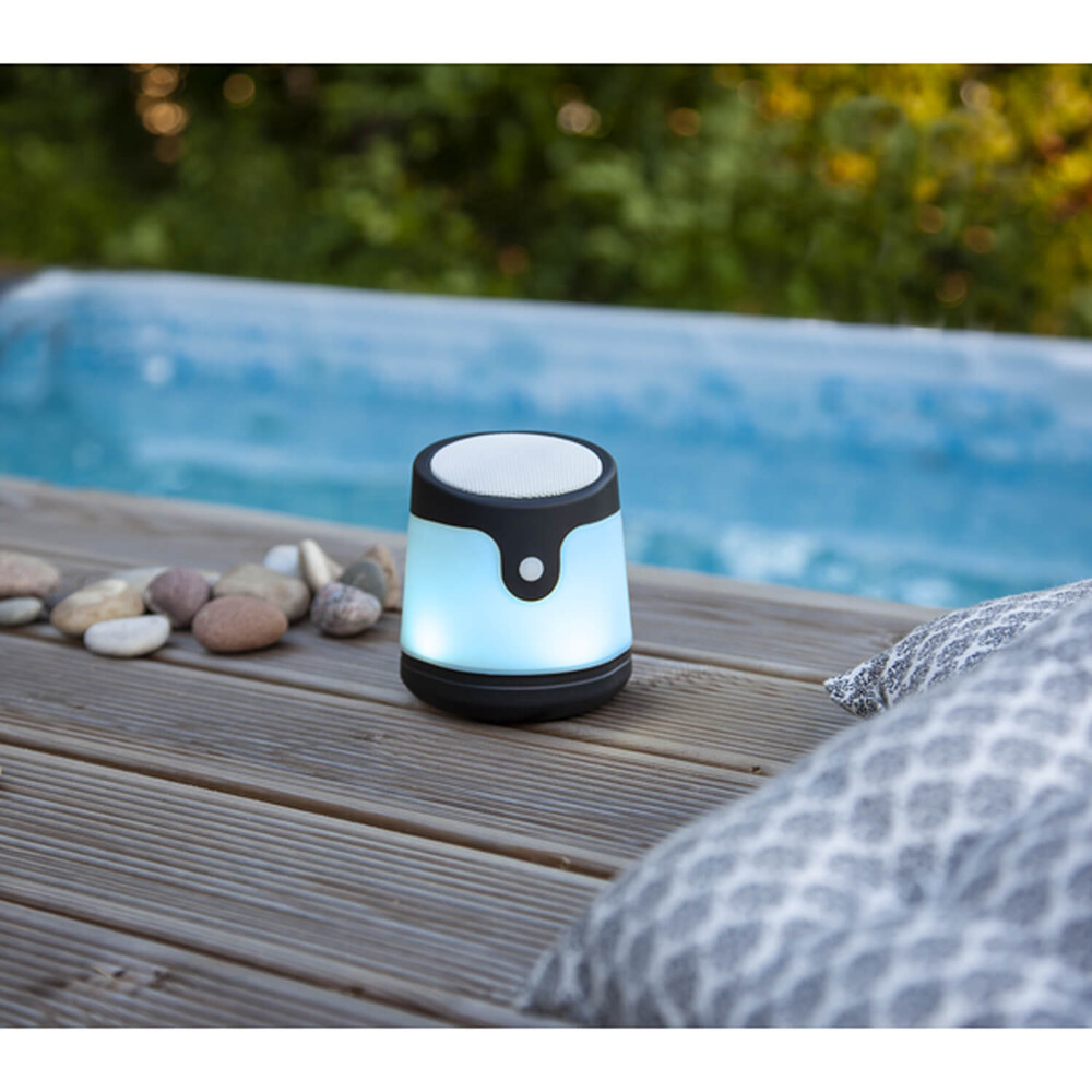 Stilvoller Bluetooth Lautsprecher von Star Trading mit integriertem LED Licht und anpassbarer Helligkeit