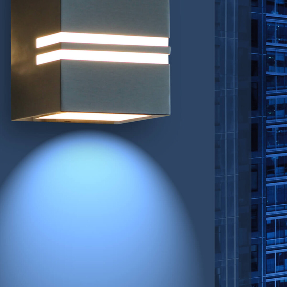 Elegante Außenwandleuchte STRIPES, die mit ihrer LED-Technologie von ECO-LIGHT besticht